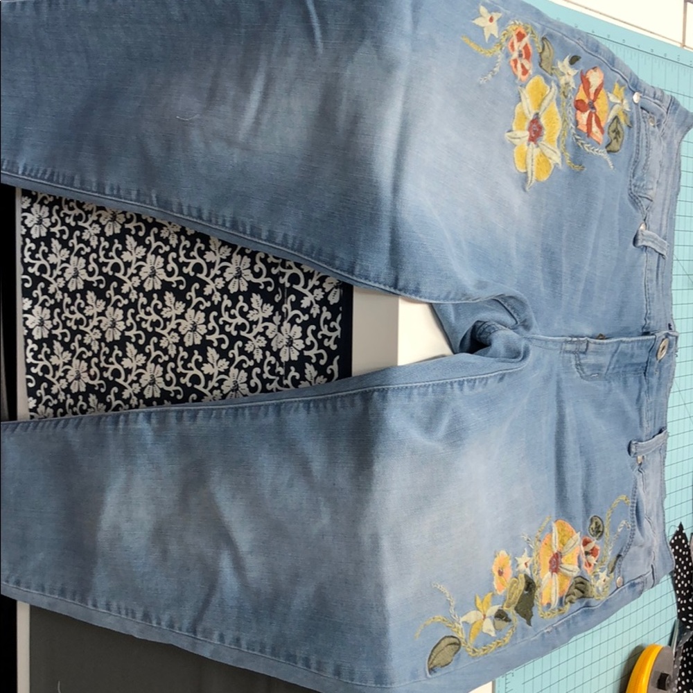 Bandolier skinny jeans, embroidered. Size 8 petite